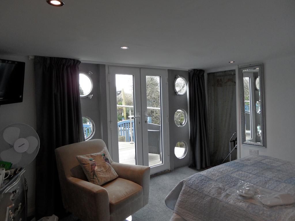 Houseboat Harbourside View Newport (Isle Of Wight) Exterior foto